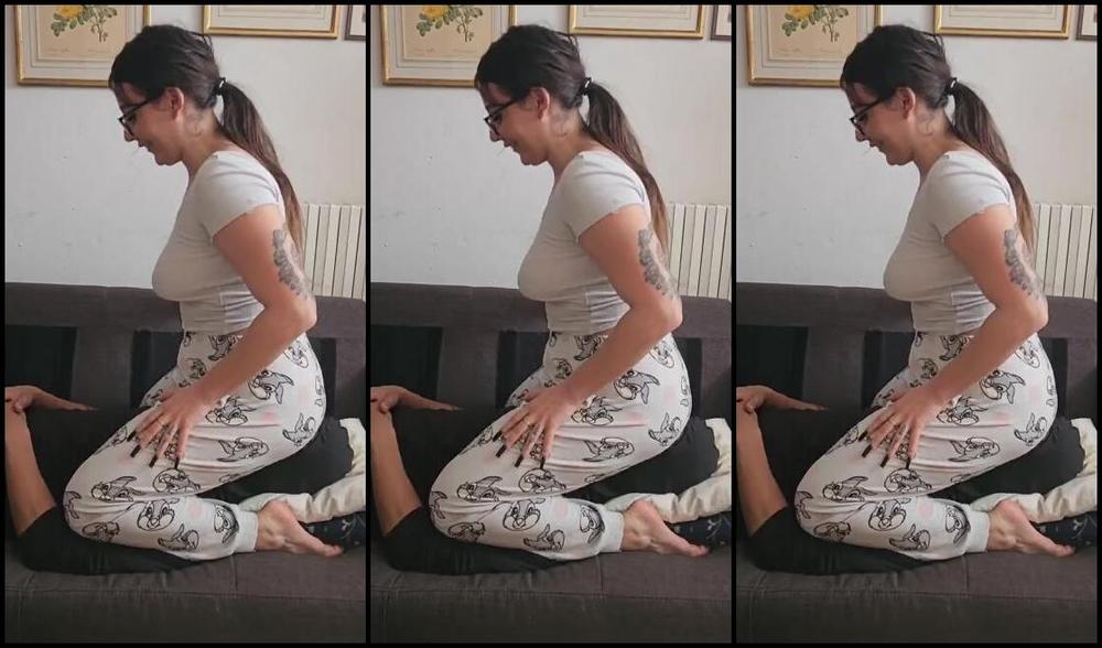 Deaveronica01 Onlyfans Destroying A Face And Im Still In My Pijamas Distruggendo Una Faccia Ancora In Pigiama