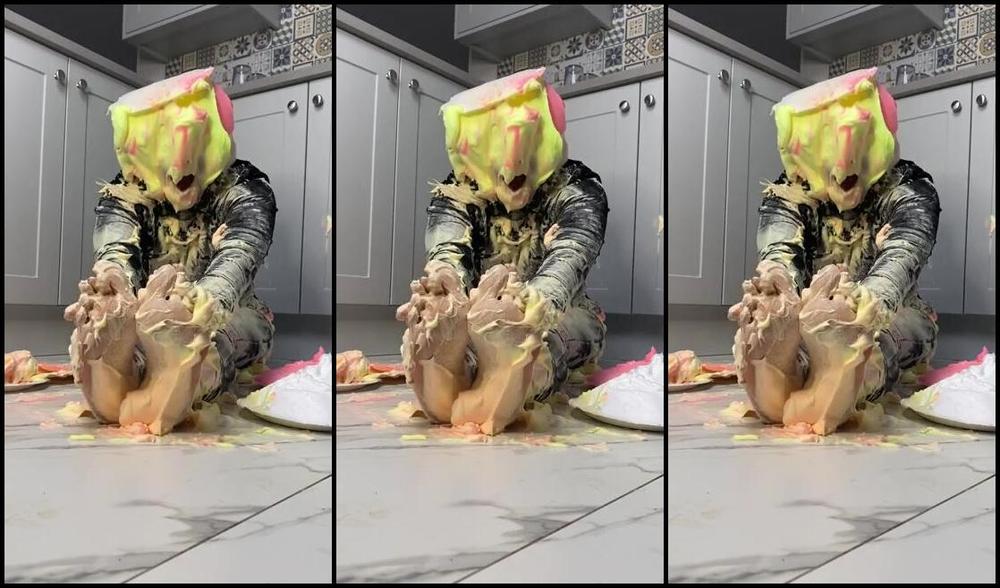 Bsmessybakery Nicknamed Bsmessybakery Onlyfans 15 Minutes Of Me Playfully Trashing My New Black Velour Tracksuit With