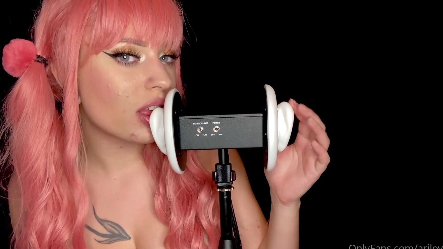 Arilove Your Hot Girlfriend Licks You Full Version