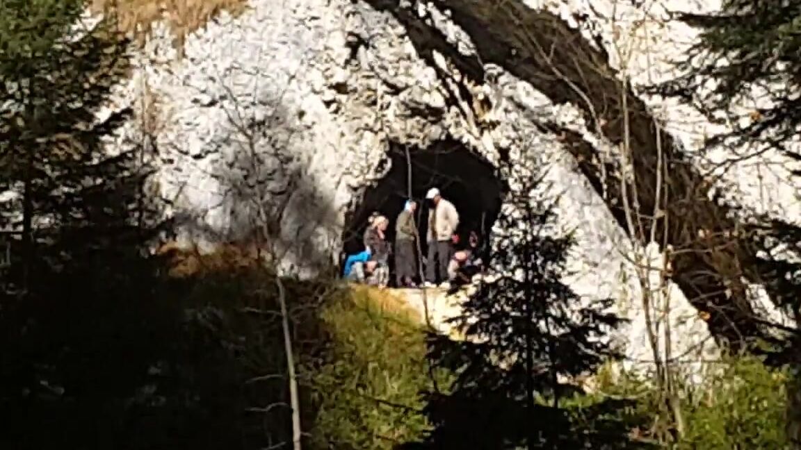 dream4angel pissing on mountain canyon public trail Pornhub