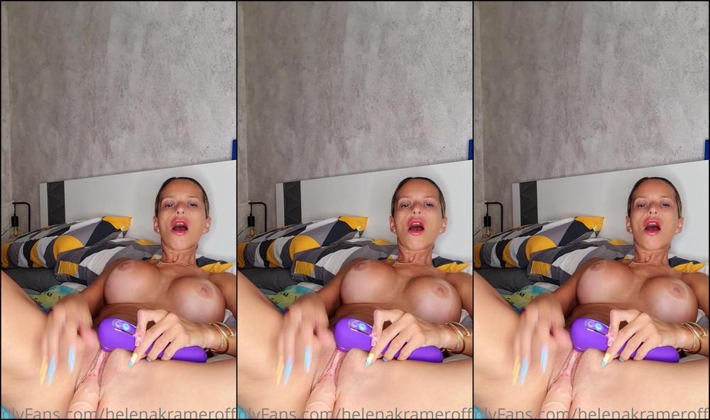 Helenakramerofficial Feliz D A Amore Mana A Es Mi Cumplea Os A Ver Que Regalito Me Hac Is