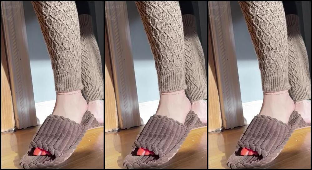 Greek Goddess Li Aka Greekli77 12 17 2024 Onlyfans Video Fiery Orange Pedicure Wearing Cozy Leg Warmers