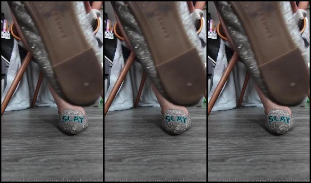 Kissable Toes Nicknamed Kissabletoess Onlyfans You Effin Love Me I Know