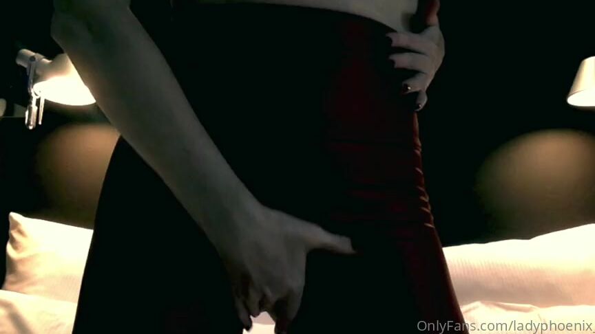 Lady Phoenix Nicknamed Ladyphoenix Ldn Onlyfans Ruby Tuesday The Things I Get Up To In My Hotel Room When Im Boreddoesnt My Bum Look Fabulous