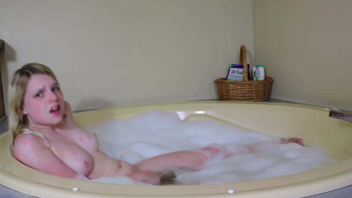 Bathtub Fetish, Dildo Fucking, Fingering, Masturbation, Teens ditsydaisy bathtub masturbation ManyVids