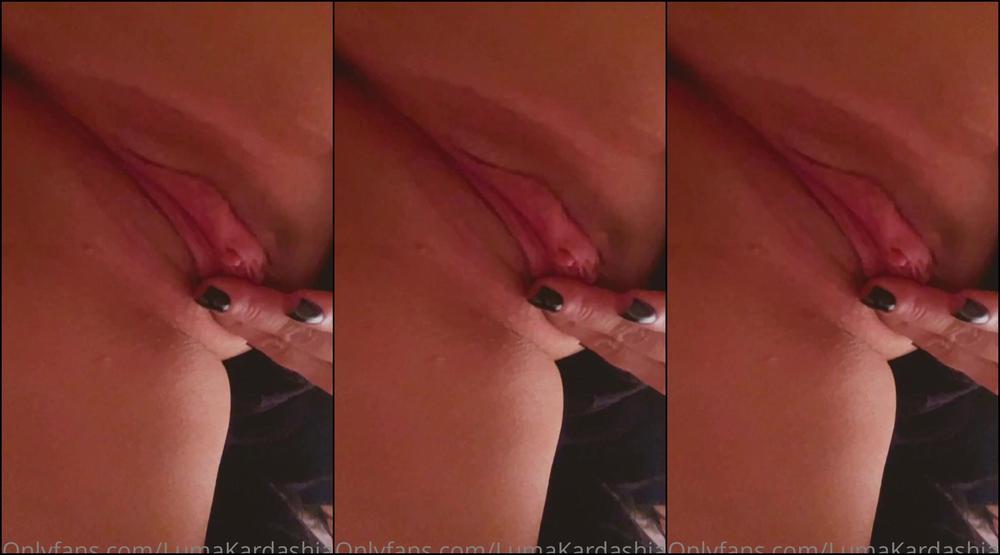 Lumakardashianvip 2580105241 08 30 2022 Quem Quer Sentir Minha Temperatura