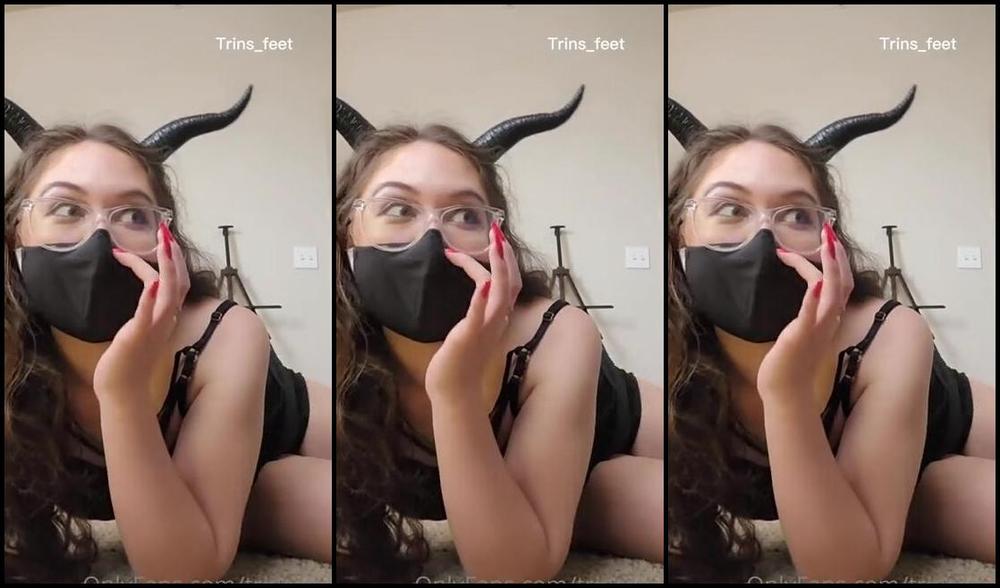 Mistress Trina Nicknamed Trins Feet 12 12 2022 Onlyfans Video You Catch Krampus Trying To Ruin Christmas And Get People On The Naughty List