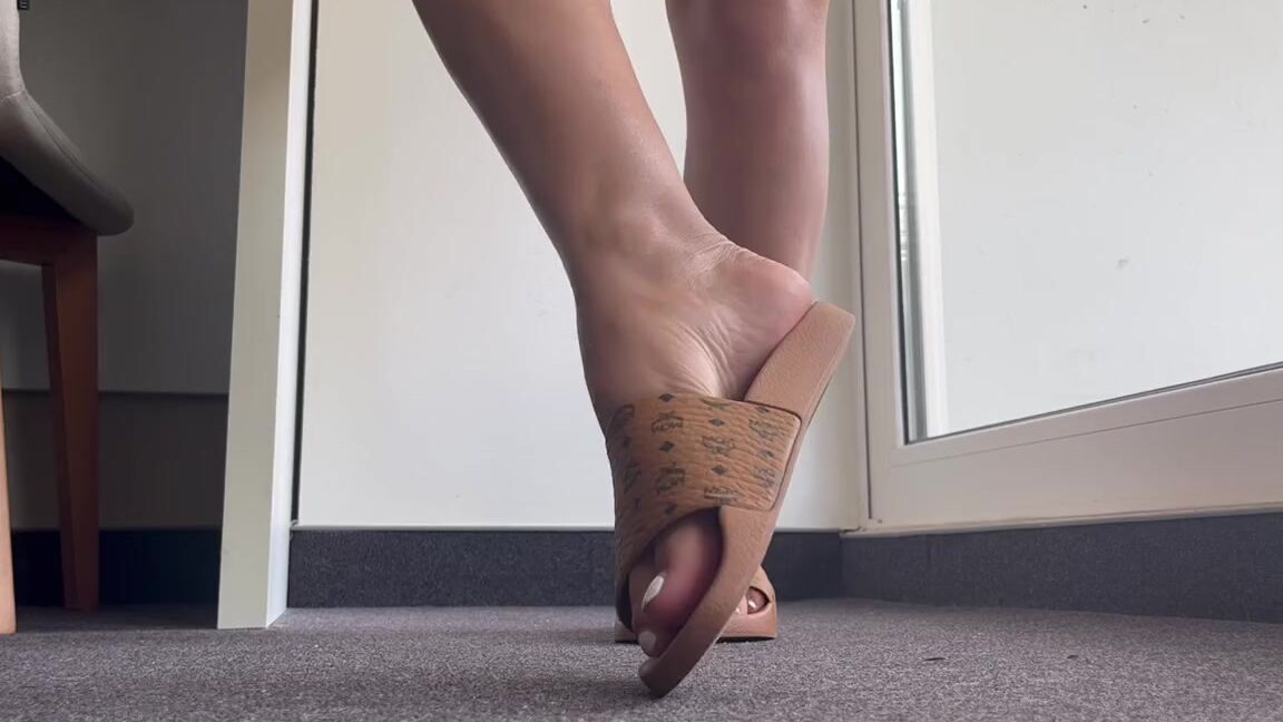 Mrs Larry Onlyfans Fr Meine Schlappen Liebhaber Unter Euch For My Slippers Lovers Among You 1