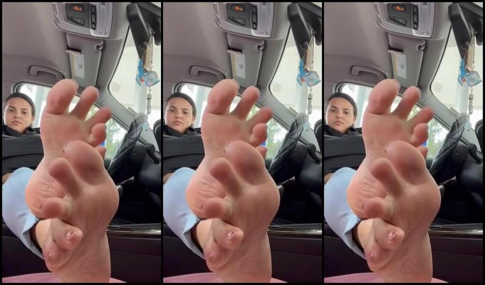 Pediqueensoles Nicknamed Pediqueensoles Onlyfans Car Feet Series I Love The Way My Feet Smell Fresh Outta Sandals