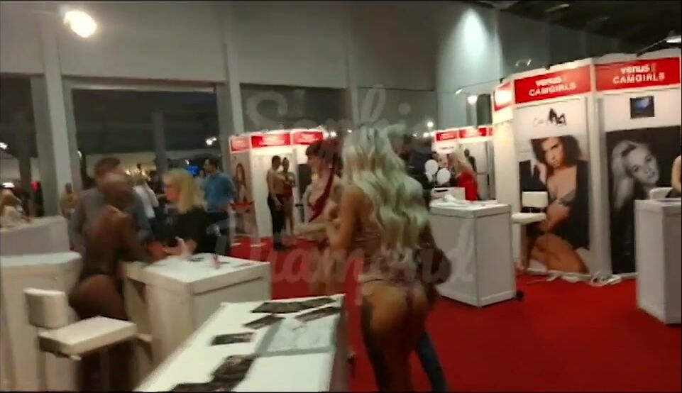 Lesbians, Public Nudity, Public Outdoor venus-fair-on-stage-with-fred-kyrel-and ManyVids