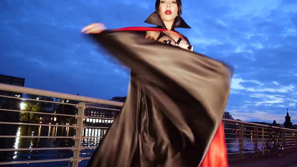 Mistressyouko 02 07 2025 Onlyfans Video Do You Want To Be Wrapped By My Cape Outdoors