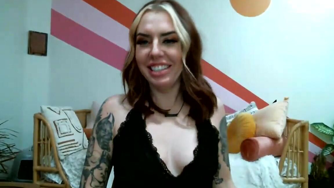 Dancing, Free, Karaoke, Live Cams, SFW, Strap-On karaoke-night-on-live ManyVids