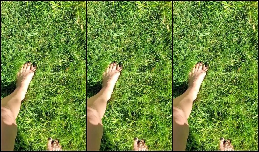 Mssjada Nicknamed Mssjada Onlyfans Walking Around Outside Barefoot Playing In The Grass With Me Feet