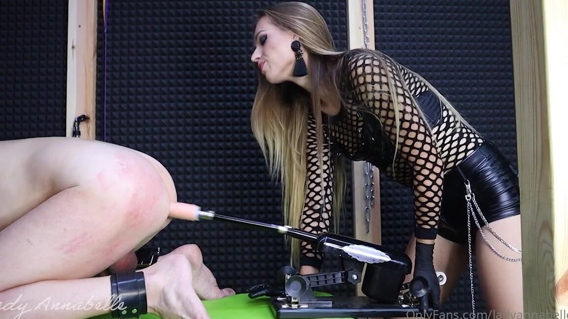 Ladyannabelle666 Onlyfans Fucking Machine In My New Favorite Toy Would You Like To Play With