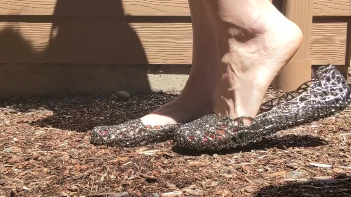 Premiumbrandy Onlyfans Jellys With Pink Toes Outside In The Warm Sunshine And Enjoying The Heat I Play Around With My Nice