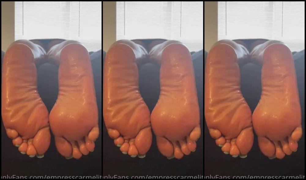 Empresscarmelita Nicknamed Empresscarmelita Onlyfans This Oil Soles Are So Wet I Almost Soaked The Bed