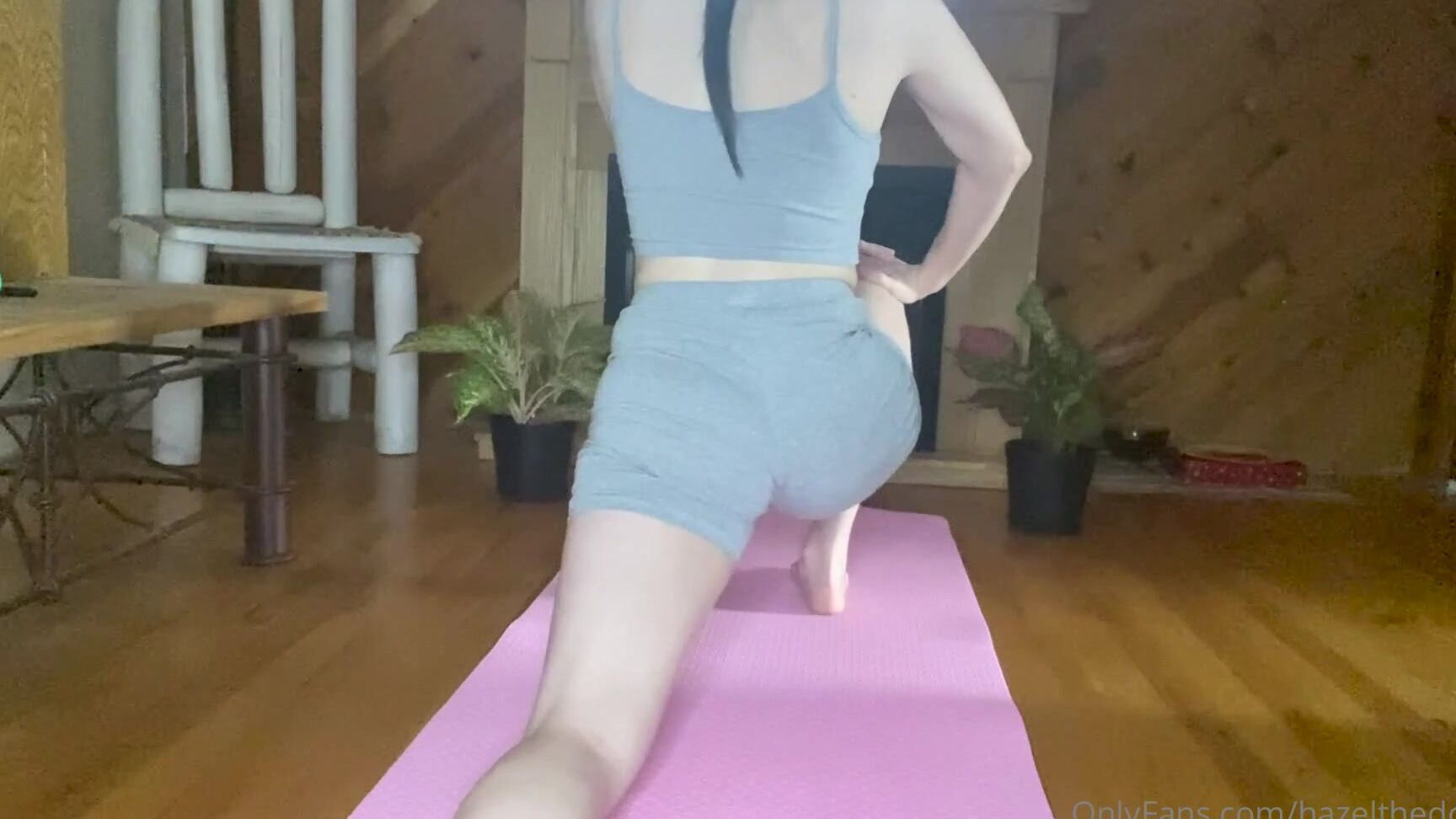 Hazelthedollvip Come To Yoga Class With Me And Get A Nice Spot Right Behind Me