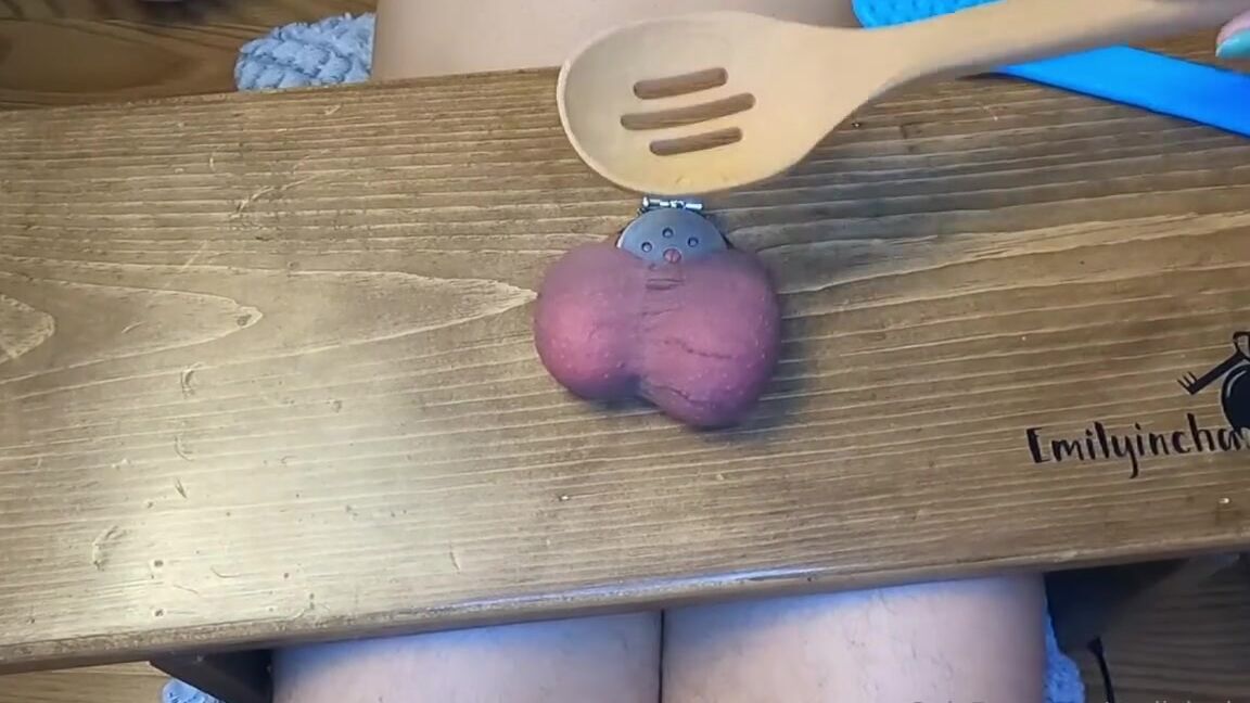 Emilyincharge Onlyfans Who Says You Cant Have Fun In The Flat Cage