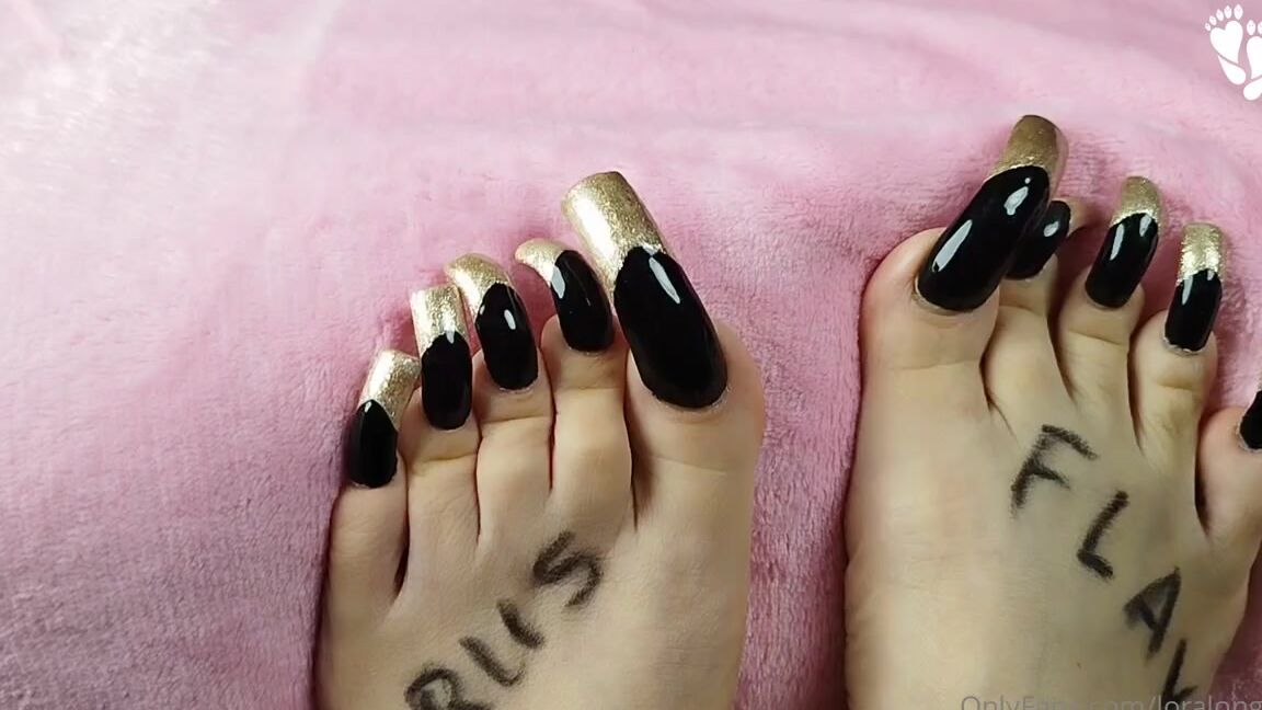 Lora Long Nails Nicknamed Loralongnails Onlyfans Video For A Subscriber
