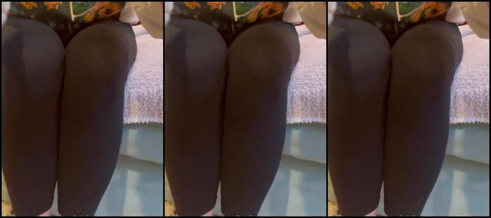 Gorgeous Long Toes Nicknamed Gorgeouslongtoes Onlyfans Setting Up For A Call