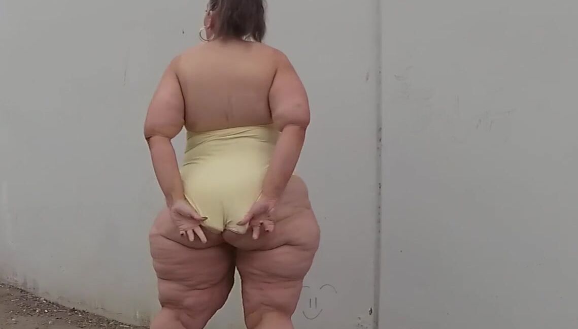 Cellulite Thighs Big Booty BBW_Statuesque Babydoll PornHubPremium