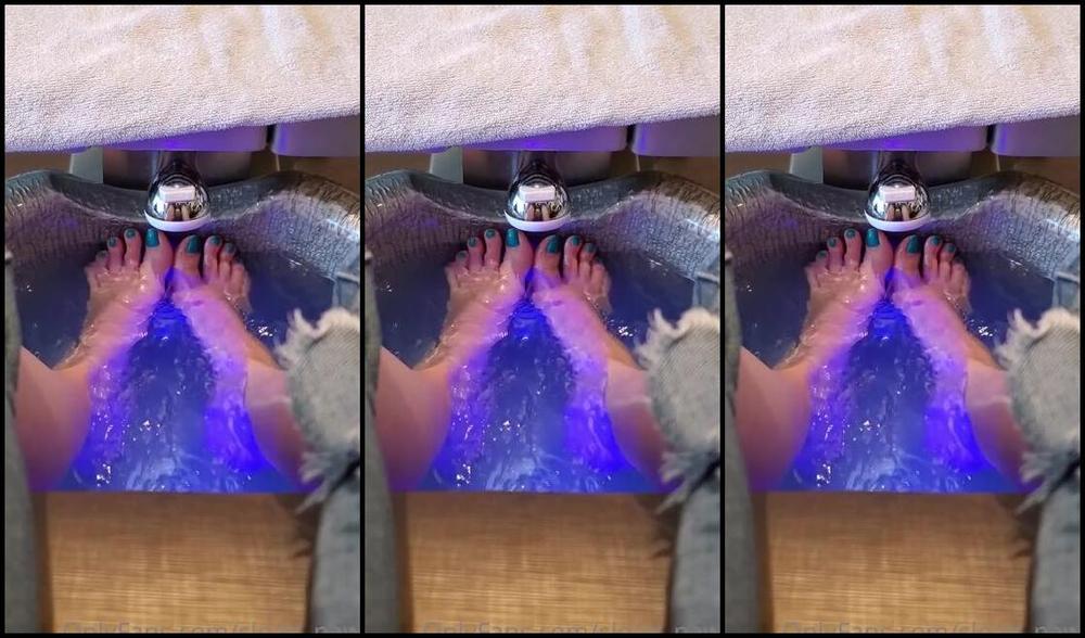 Sloans Paws Nicknamed Sloan Paws 08 28 2021 Onlyfans Video Its That Time Again What Color Do You Think I Got