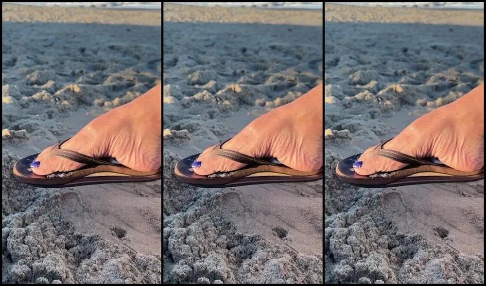 Kate Dangle Nicknamed Katedangle 10 22 2024 Onlyfans Video Watching My Rainbow Flip Flops And My Little Pedicured Feet On The Beach 57O
