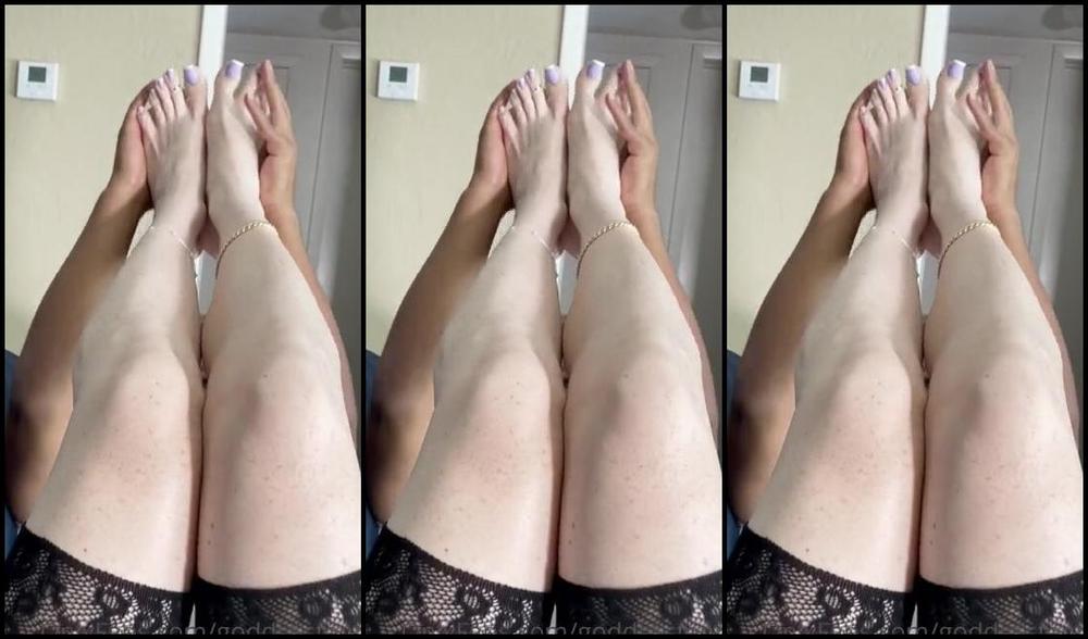 Fendi Feet Aka Goddessfendi Onlyfans Footsietootsie1 Loves My Big Soft Soles All Over His Face He Knows What I Like And How I Love Thep