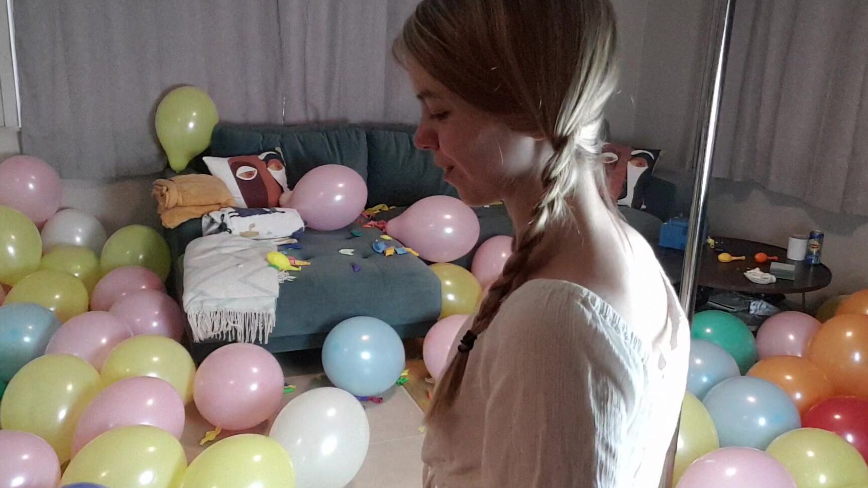 Linaroselina Bursting Balloons In My Living Room