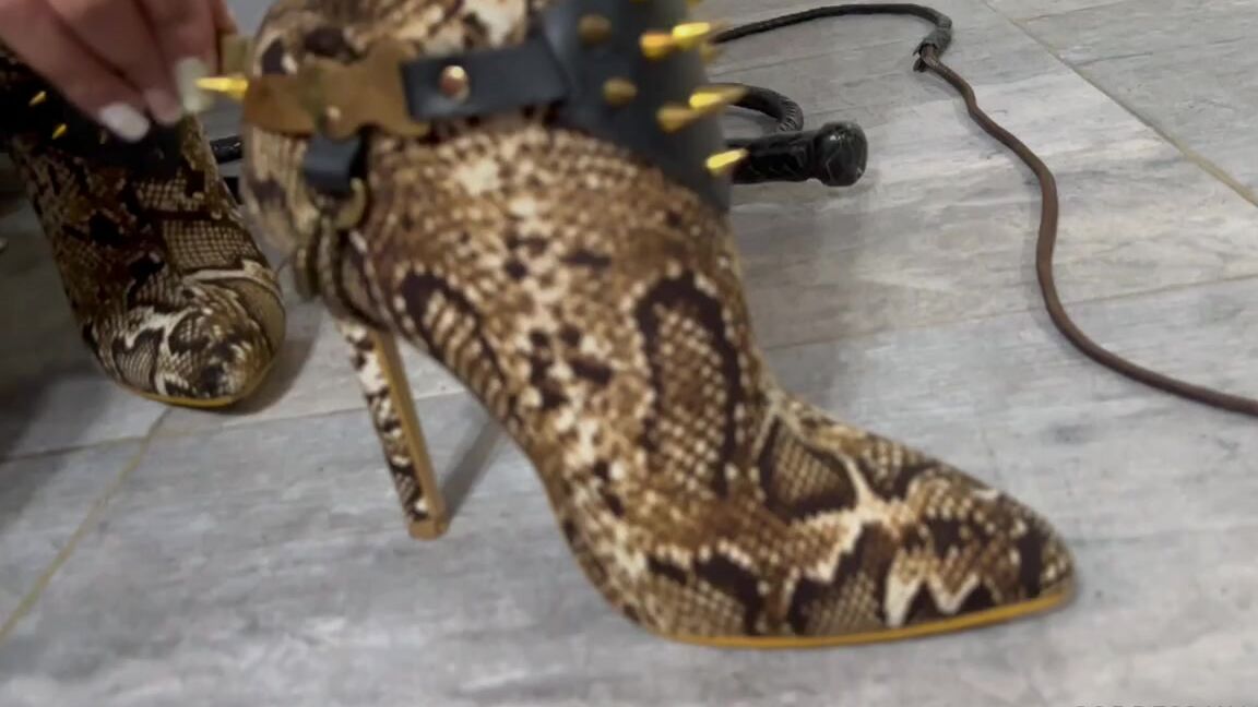 Goddess Kalinda Nicknamed Goddesskalinda Onlyfans I Also Train You Like A Dog That Is Always Faithful To Its Owner Who