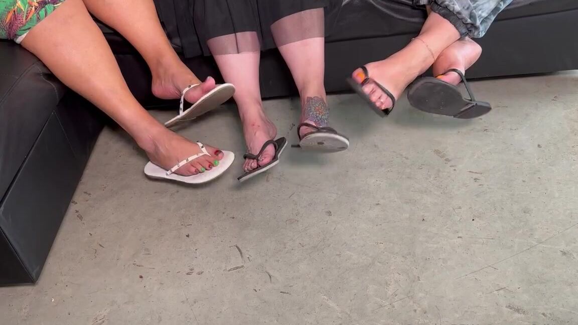 Sarah Bbw Fantasy Toes Aka Comefollowsarah Onlyfans Triple Flip Flop Dangle Video With These Beauties Antoinettexblue Sofieesoles