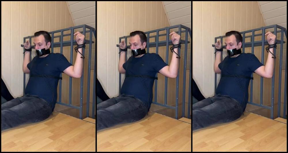 Socksfeet Misstress Nina Onlyfans 02 28 2024 I Guess I Forgot My Slave On The Railing But Thats Not A Bad Thing