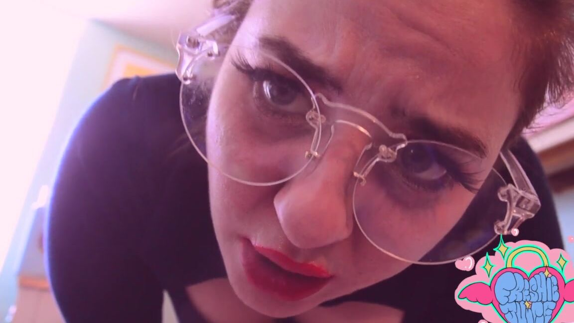 Freshie Juice Mind Fuck Mommy Mocks Your Tiny Dick