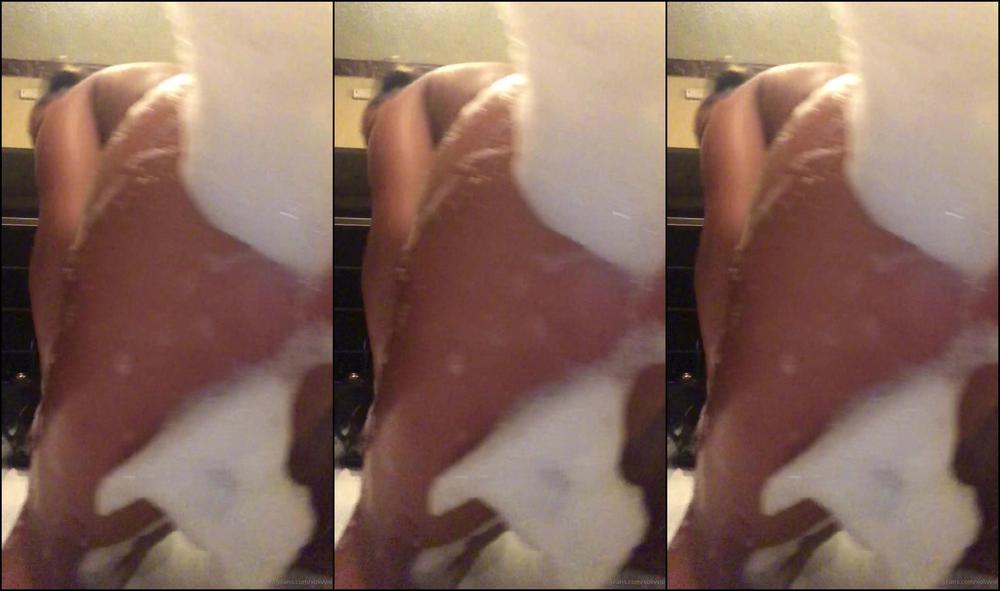 Xolivvie Jacuzzi Squirt Show