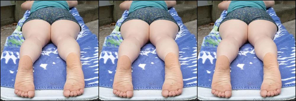 Beauxfeet Just Relaxing