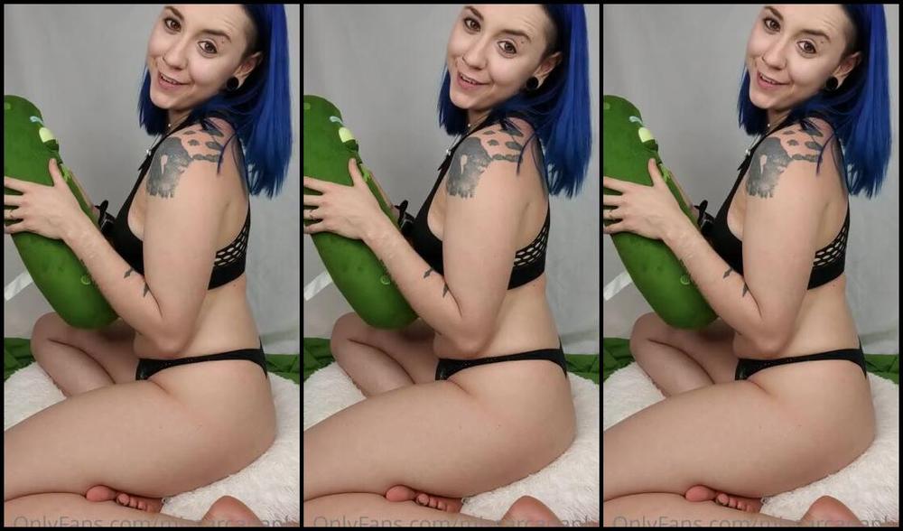Missarcanaplus Nicknamed Missarcanaplus Onlyfans End Of Set Video Unless What Do You Guys Think Should I Play Hide The Pickle