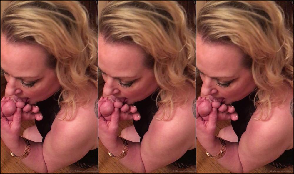 Preciousdigits A Little Flash Back Friday To When I Got My Feet Worshiped By Ms Jacqueline De Mundo Her