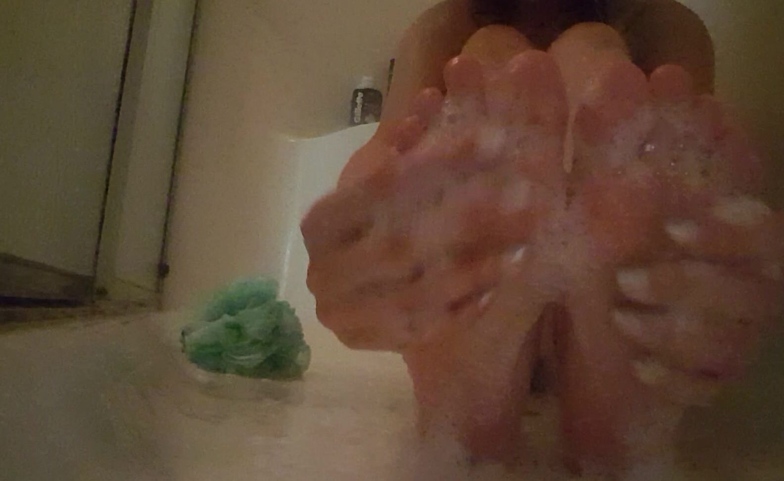 Frostyprincess Naked Feet Play In The Shower