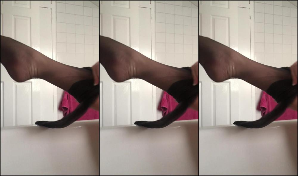 Bootyful Nylon Queen Seems As I Have Been Posting All My Bare Feet