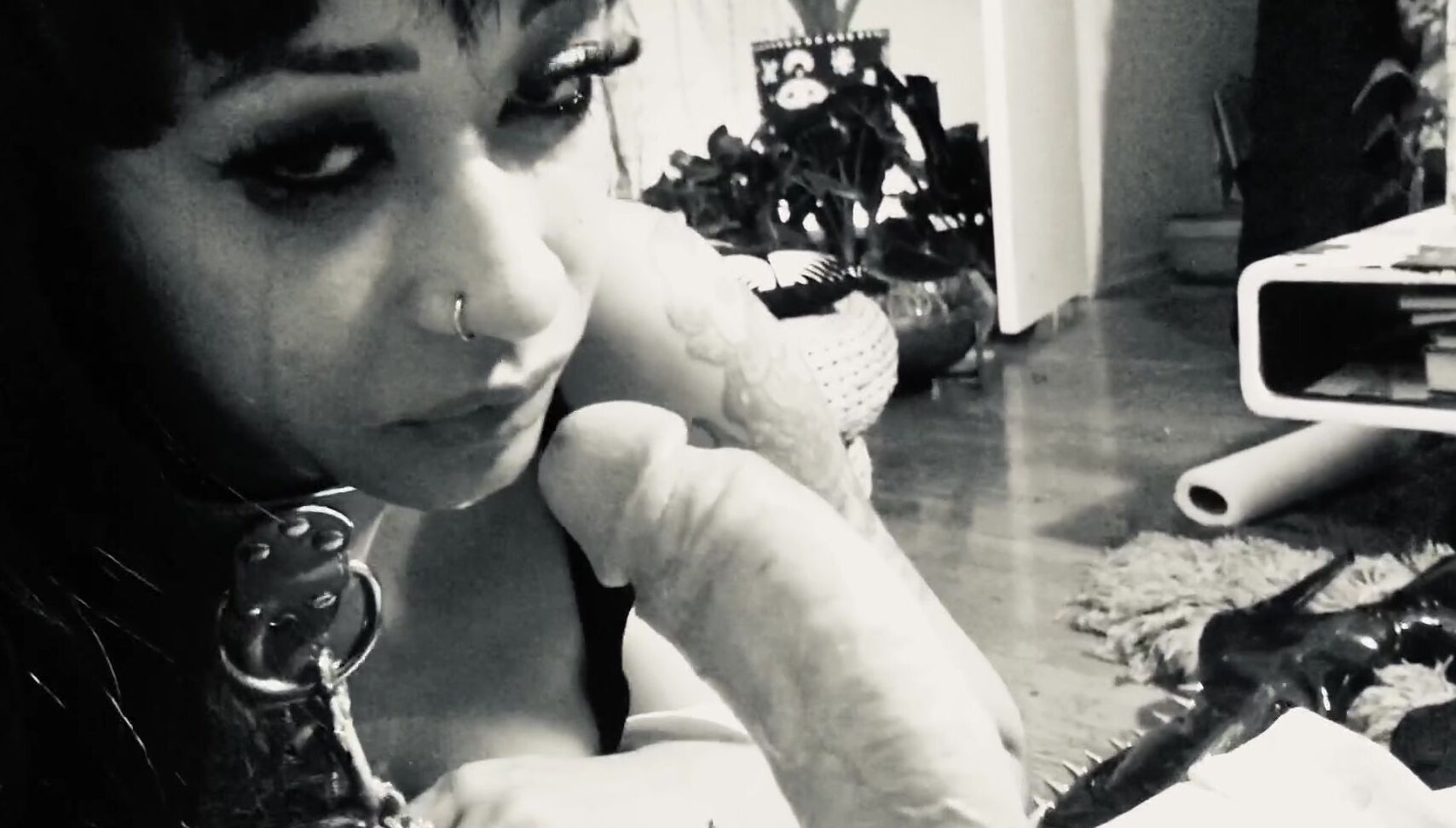 skindiamond-28-04-2020-265791062-