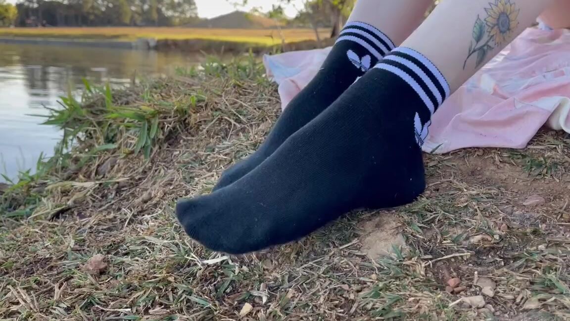 Pezinhos Da Amora Aka Amorafeetofc Onlyfans Remove My Shoes And Socks To Show You A Paradise