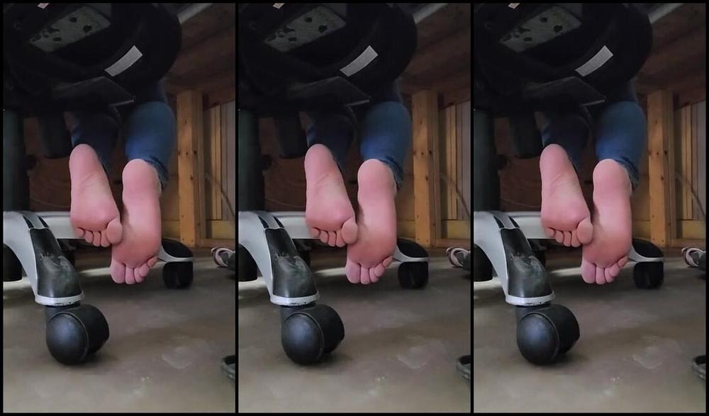 Crystal Paris Nicknamed One Lonely Foot 01 22 2025 Onlyfans Video My Feet Hard At Work