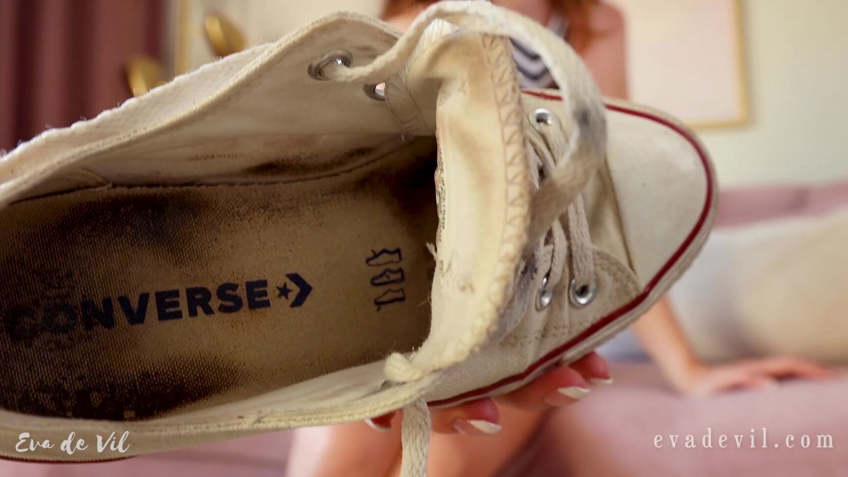 Eva de Vil 2021 09 03 Dirty, Old, Worn Sneakers Feet, Humiliation Clips4Sale