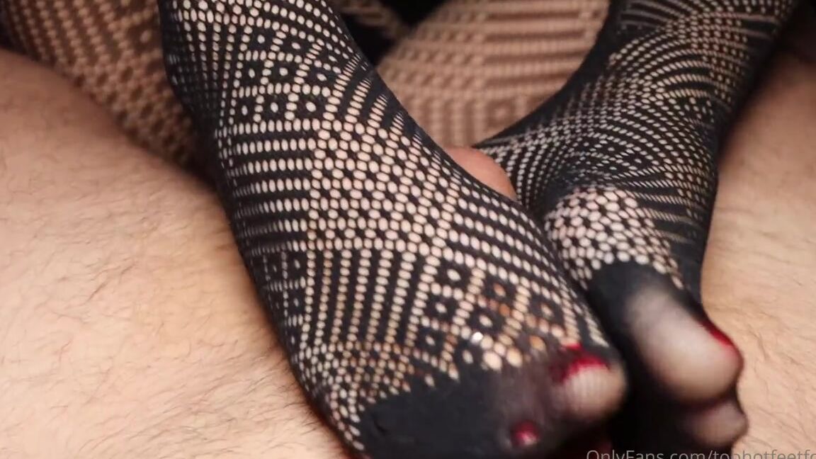 2Hotfeet4You Nicknamed Toohotfeetforyou Onlyfans Yet Again Her Combination Of Sexy Pantyhose Leather Gloves And Perfect Technique Makes This Cock Erupt