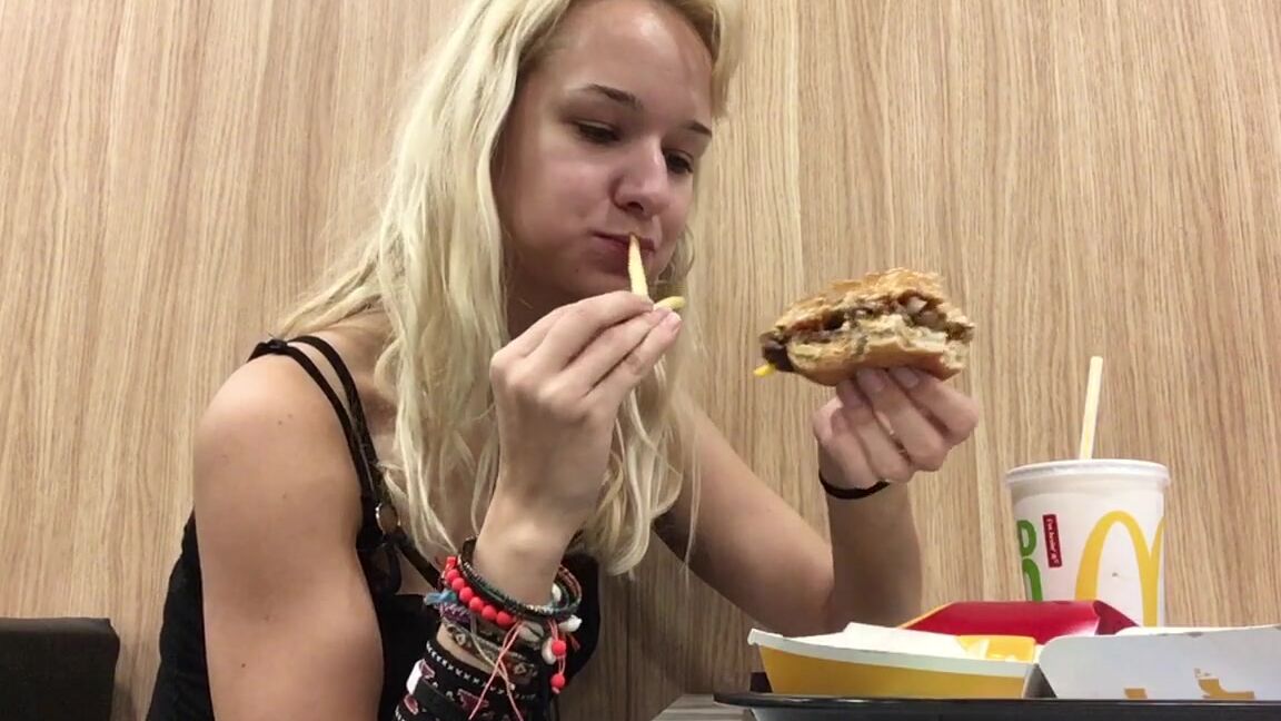 "Goddess Vanessa" bloated belly, eating, facestuffing / overeating, food, food stuffing Public STUFFING manyvids