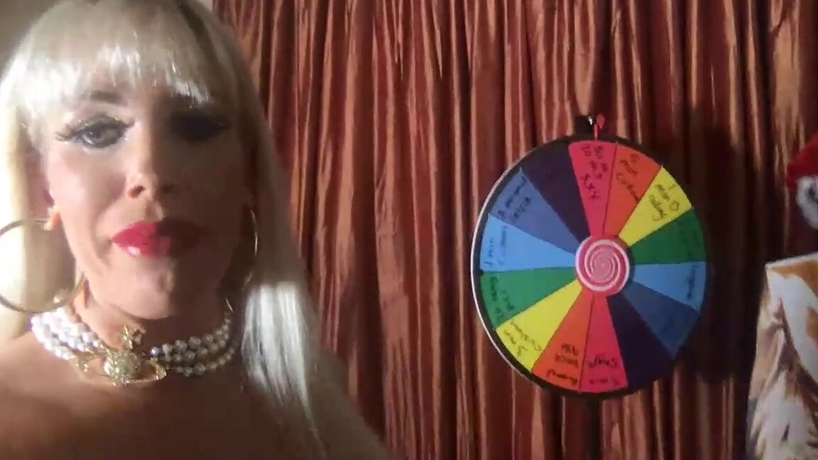 Rebeccamoreuk Stream Started At Pm Xmas Games