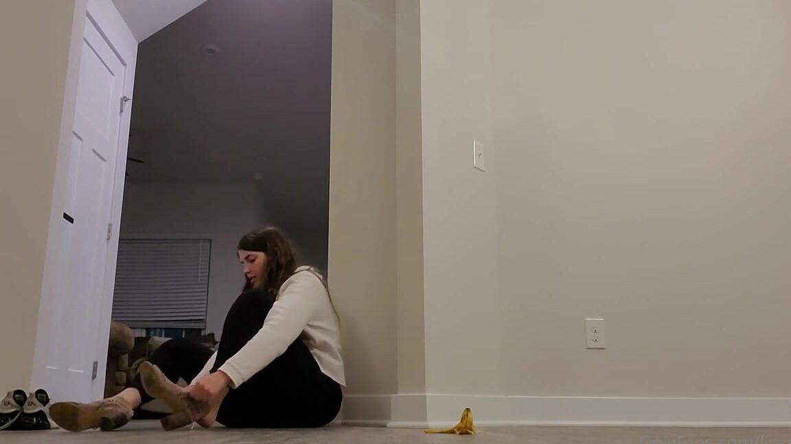 Lisaasmr Banana Crushing Aspiring Model Asmr