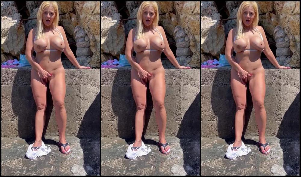 Ladydina16 05 15 2024 Onlyfans Video Hi Boys I Play Outside In The Sun With My Pussyp