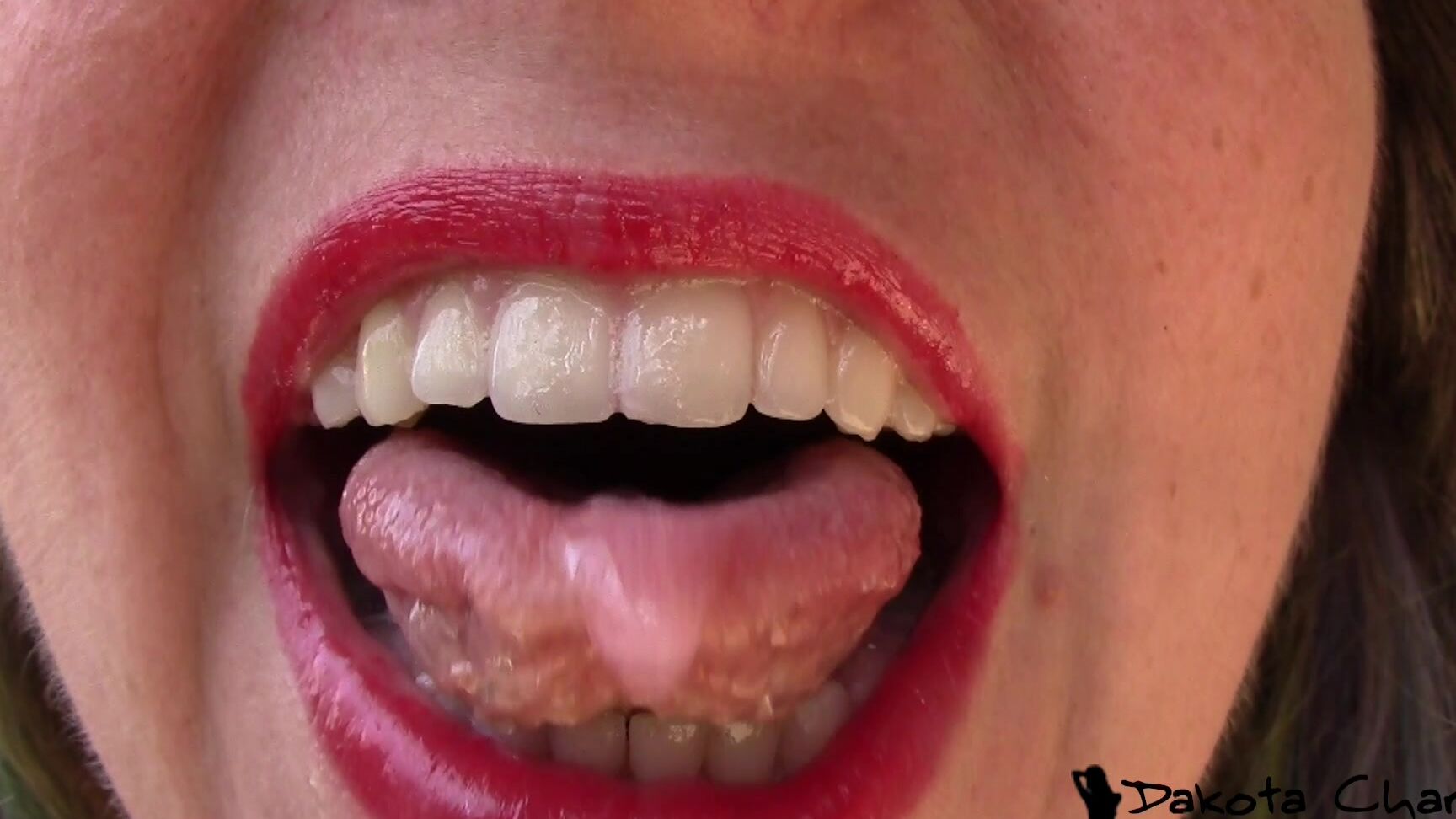 Dakotacharmsxxx Spity Red Lips