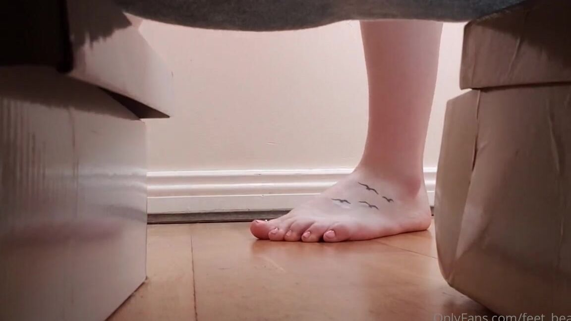 Feet Beautyx Nicknamed Feet Beautyx 04 30 2021 Onlyfans Video Talking To My Friend Emily About What Well Do To You At A Girls Night With